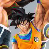 The Quiet Wrath of Son Goku (Son Goku und Nappa) - Limited HQS Statue mit Enzan Vitrine