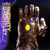 Avengers Infinity War / Endgame - Infinity Gauntlet - Life-Size 1/1 - Hot Toys