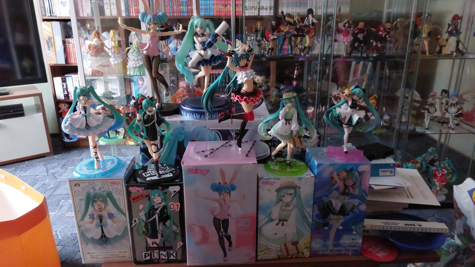 Neue Mikus für die Sammlung.