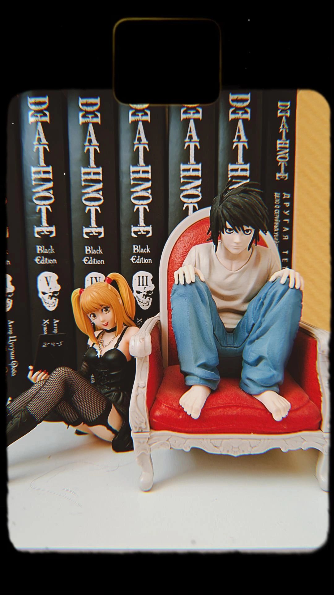 Manga auf Russisch und zwei Figuren aus Figuya Berlin ❤️