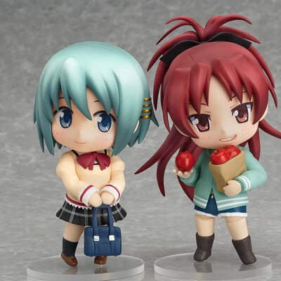 Nendoroid 422 Sayaka Miki: Uniform Ver. & Kyouko Sakura: Casual Ver. Set