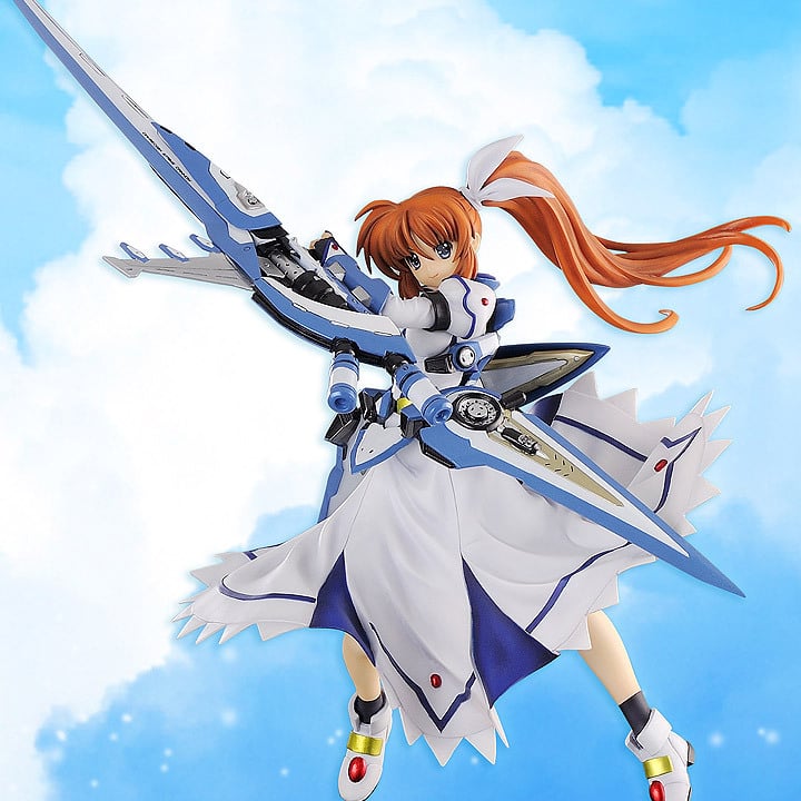 Nanoha Takamachi mit Fortress und Strike Cannon