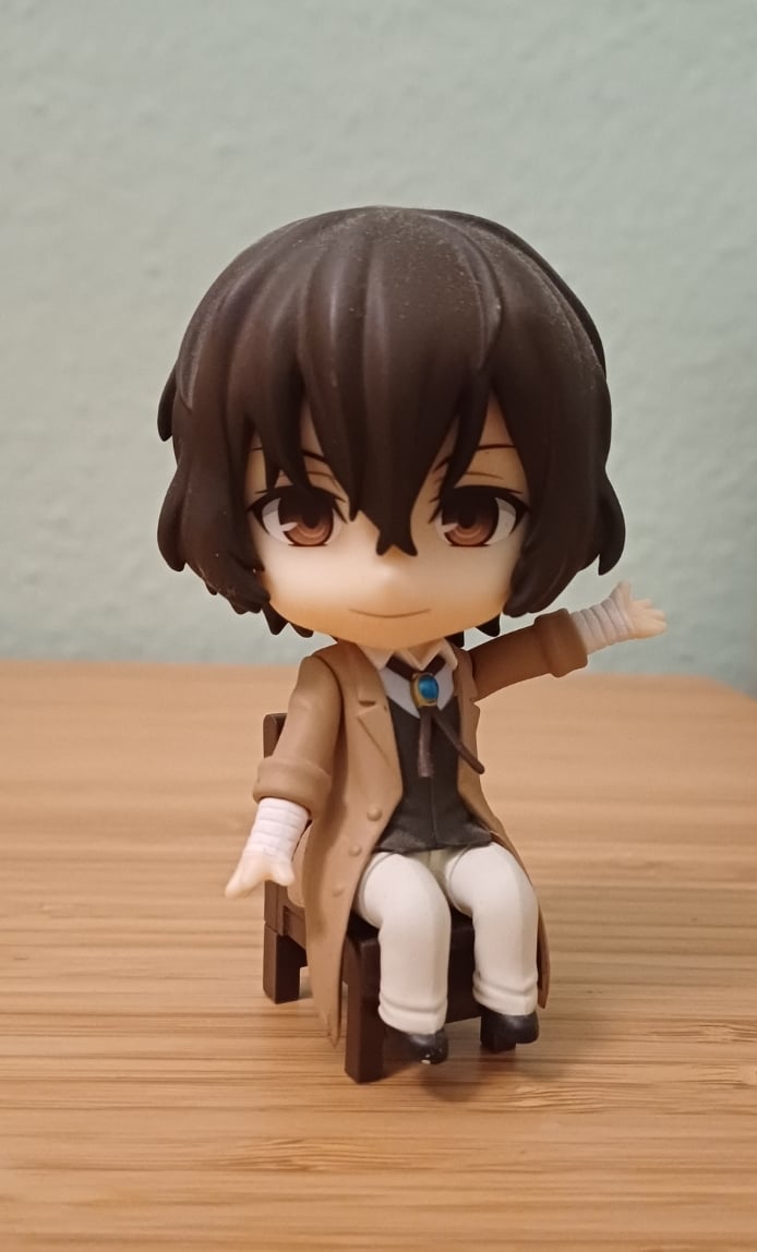 Dazai sitzend