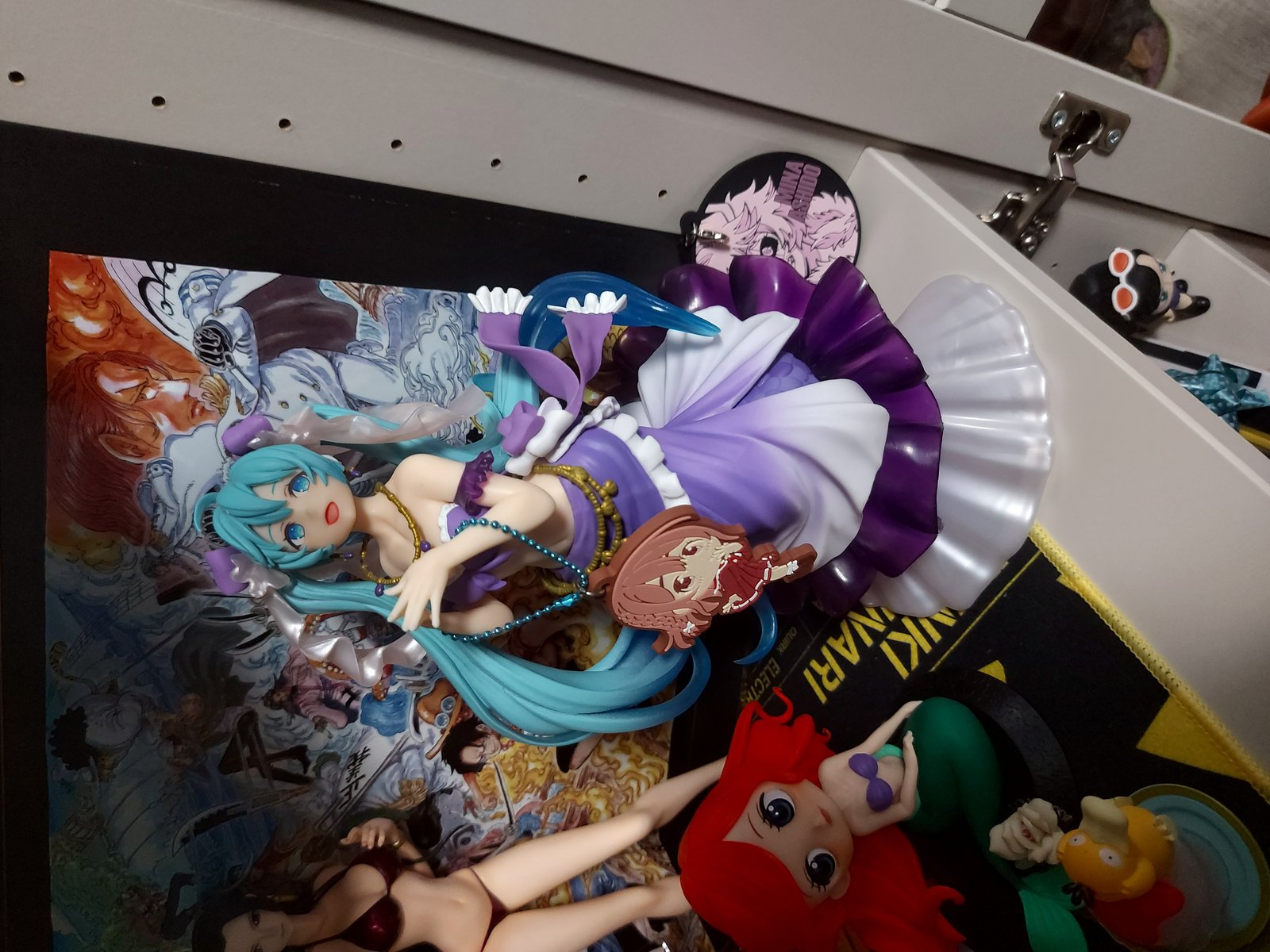 Es ist die andere Farbversion die mit Lila anstatt blau.