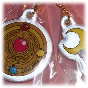 Sailor Moon - Ichiban Kuji - Mondstab und Brosche Anhänger Set - Staffel 1
