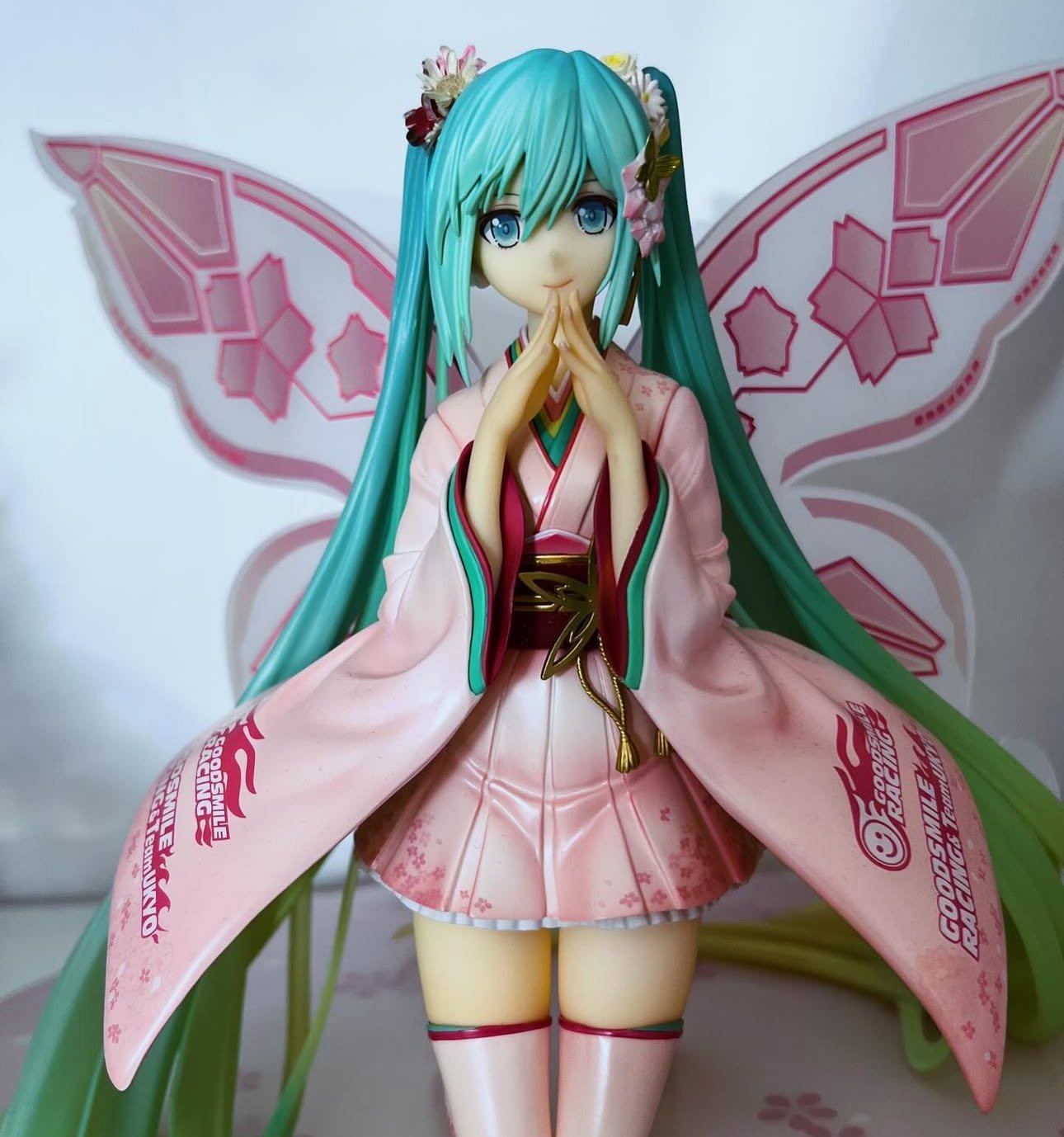 Haarspange ging leider verloren, das Loch wurde notbedürftig anderweitig gestopft 