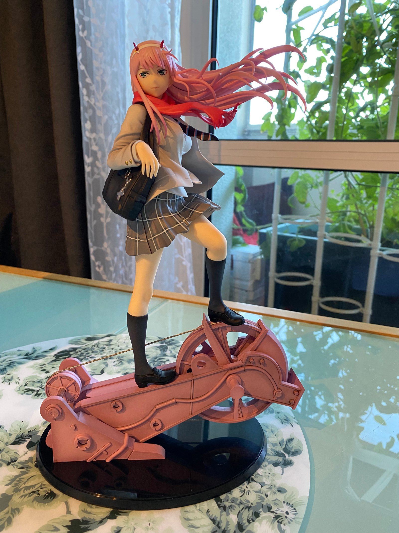 Zero Two go to school