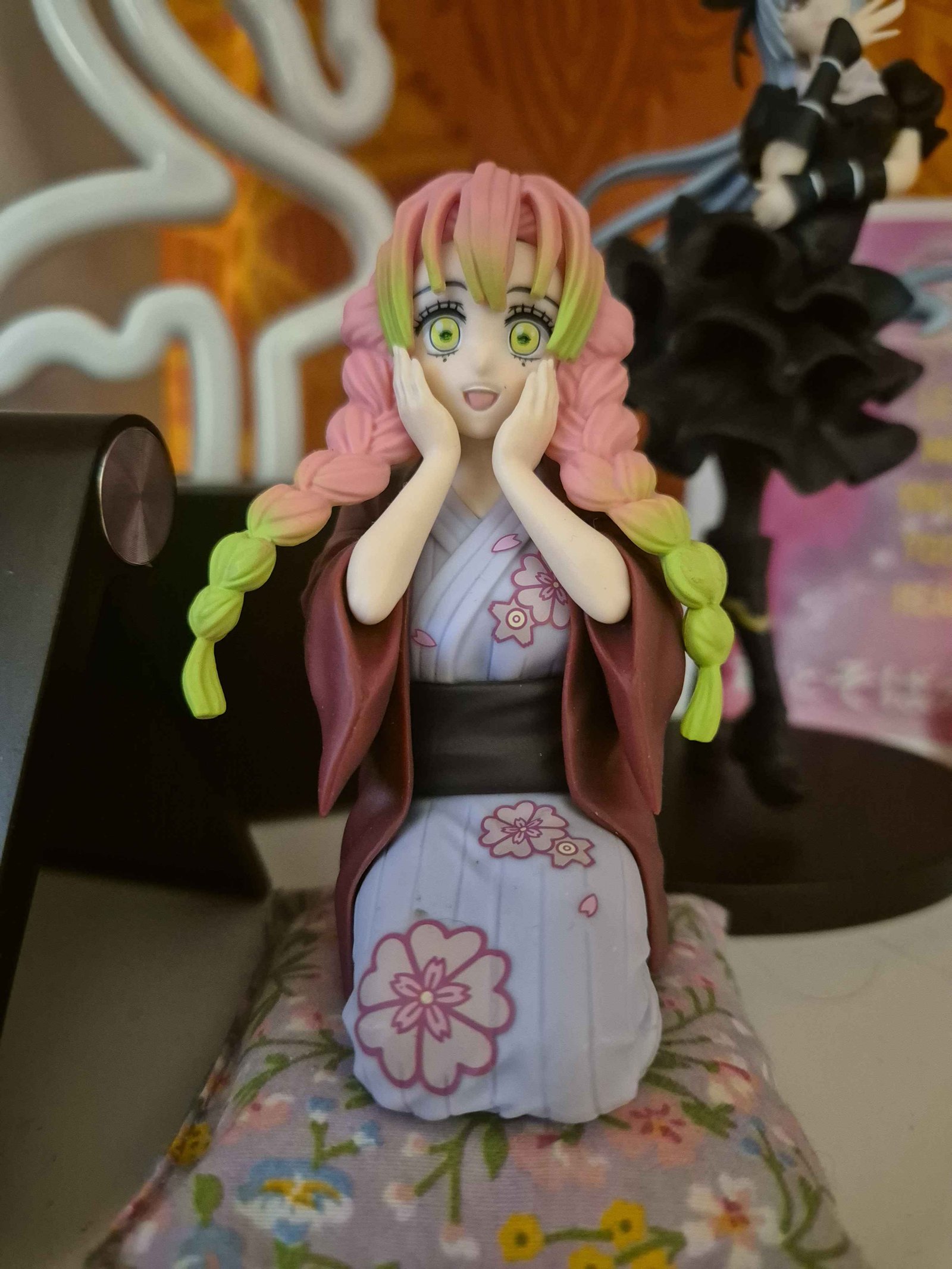 Mitsuri Kanroj ist so cute!