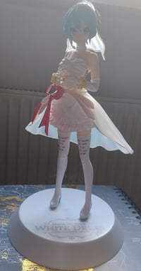 Hatsune miku white dress