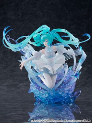Hatsune Miku - Crystal Dress - Shibuya Scramble Figure - CyberZ / eStream - 3
