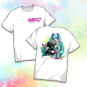 Hatsune Miku - Miku Expo 2024 - T-Shirt - Größe XL (Miku Sitting) - Nashi (1)