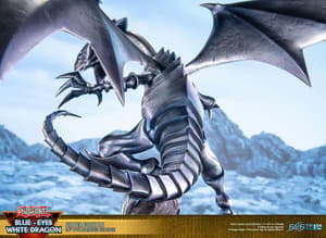 Blauäugiger Weißer Drache - Silberne Edition - First 4 Figures Yu-Gi-Oh! PVC Figur - 26