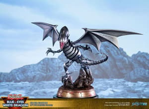 Blauäugiger Weißer Drache - Silberne Edition - First 4 Figures Yu-Gi-Oh! PVC Figur - 13