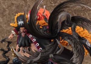 Marshall D. Teach (Blackbeard) - Kurouzu - Figuarts Zero Extra Battle - Bandai Spirits (4)