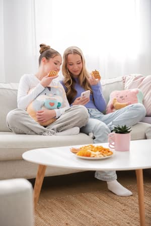 Bär Nomo - mymochi - Plüsch (mit Croissant) (33cm)  (1)