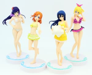 Eri / Eli Ayase im rosafarbenen Strandoutfit - 2