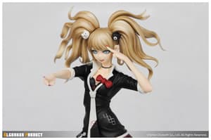 Junko Enoshima mit Monokuma - 5