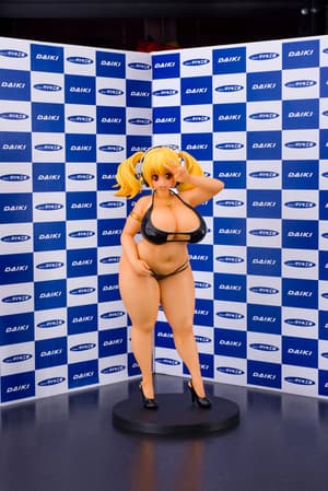 Super Pochaco - Suntan Photo Shoot - 9