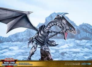 Blauäugiger Weißer Drache - Silberne Edition - First 4 Figures Yu-Gi-Oh! PVC Figur - 12