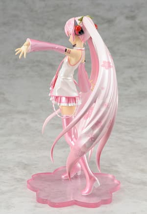 Sakura Miku mit Figure Japan Magazin - 2