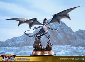 Blauäugiger Weißer Drache - Silberne Edition - First 4 Figures Yu-Gi-Oh! PVC Figur - 2