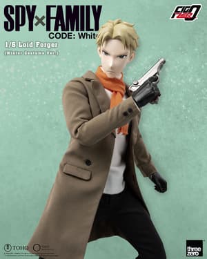 Loid Forger - Winter Costume - FigZero - Threezero (5)