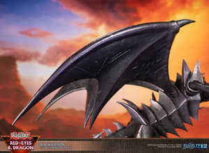 Rotäugiger schwarzer Drache - Schwarze Edition - First 4 Figures Yu-Gi-Oh! PVC Figur (3)