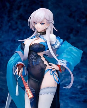 Belfast – Iridescent Rosa (Alter) | Azur Lane Figur - 2