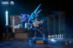 Gwen - The Hallowed Seamstress -  Infinity Studio (14)