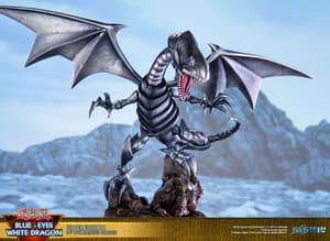 Blauäugiger Weißer Drache - Silberne Edition - First 4 Figures Yu-Gi-Oh! PVC Figur - 10