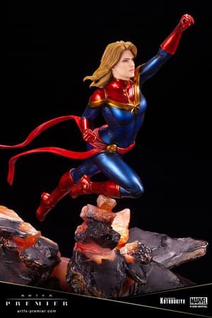 Captain Marvel - ARTFX Premier - Kotobukiya - 5