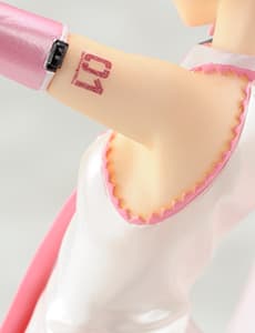 Sakura Miku mit Figure Japan Magazin - 8