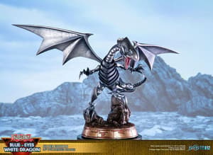 Blauäugiger Weißer Drache - Silberne Edition - First 4 Figures Yu-Gi-Oh! PVC Figur - 4