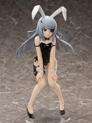 Laura Bodewig - 1/4 B-Style Bunny Bare Leg - FREEing - 3