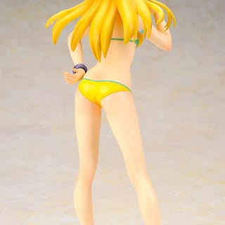Kirino Kousaka mit zwei Outfits