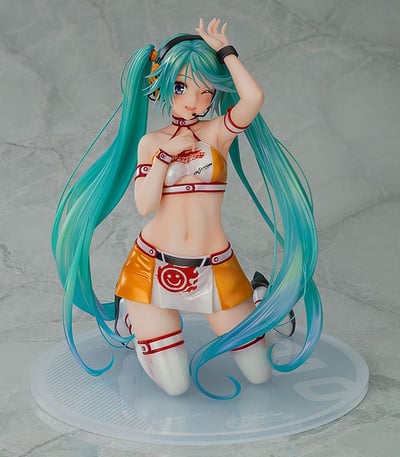 Hatsune Miku - Racing 2010 - Kentaro Yabuki Art - Max Factory (9).jpg
