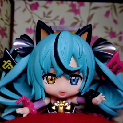 Psssssss · Nendoroid 2759 Hatsune Miku - Black Maneki Miku