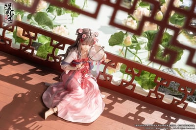 Lotus Reflection - Hanfu Girls  - APEX Innovation (16).jpg