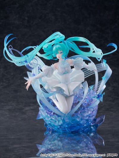 Hatsune Miku - Crystal Dress - Shibuya Scramble Figure - CyberZ / eStream - 3