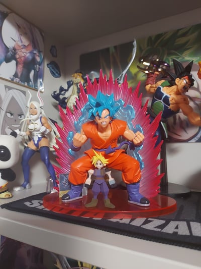 Kleiner Cloud Beschützer von Son Goku · Cloud Strife - Final Fantasy VII - Polygon Figure - Square Enix 