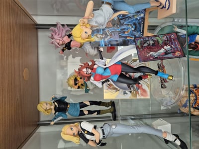 Cyborg /Android C-18 - Glitter and Glamours