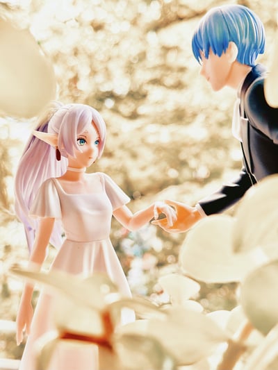 Would you dance with me? 💍 · Frieren - In Vorig - Luminasta - Sega