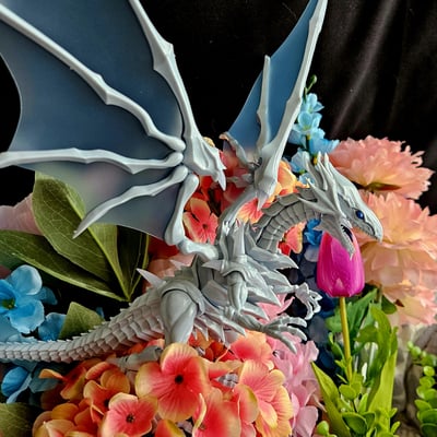Blaue Augen und bunte Blumen · Blue-Eyes White Dragon - Yu-Gi-Oh! Figure-rise Standard Amplified Model Kit - Bandai Spirits