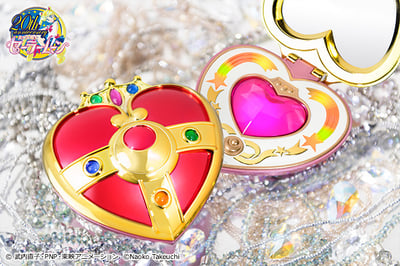 Cosmic Heart Compact – Exclusive 1/1 Proplica (Sailor Moon Official Replica) - 2