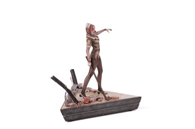 Bubble Head Nurse - Silent Hill 2 - First 4 Figures (4)