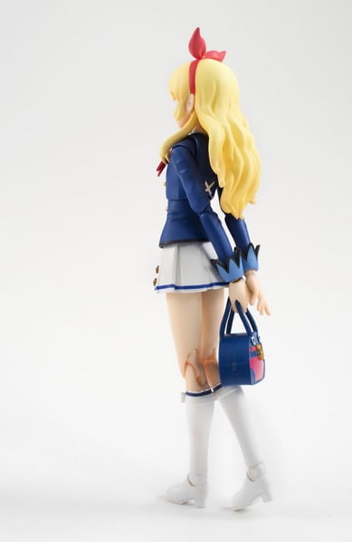 Ichigo Hoshimiya - Winter Uniform - S.H. Figuarts - 7