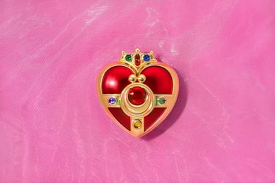 Verwandlungsbrosche Staffel S  Cosmic Heart Compact -Brilliant Color - Proplica - Bandai (1).jpg