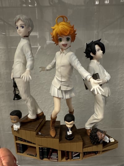 Emma mit Mini-Isabella - Aniplex / Wing