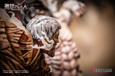 Eren vs Armored Titan - Attack on Titan - Elite Exclusive Statue - Figurama - 8