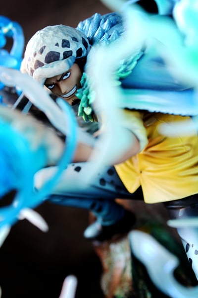 One Piece Portrait Of Pirates WA-MAXIMUM PVC Statue – Trafalgar Law Awaken Ver. (27 cm)